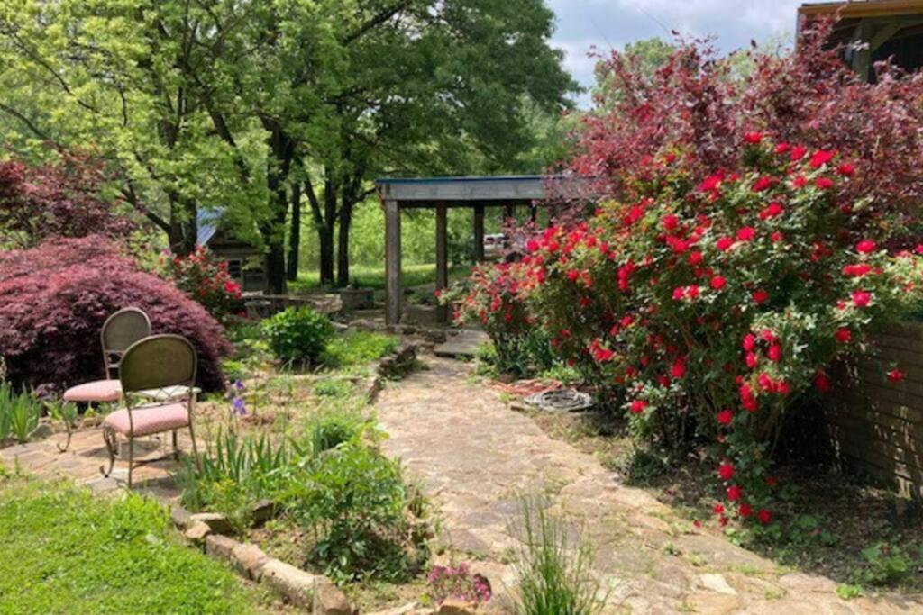 The Perch At Bluebird Estate Apartment Batesville Exterior photo